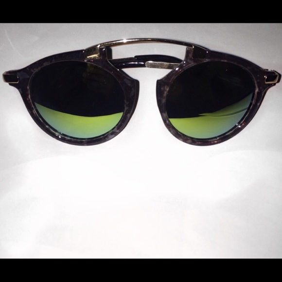 Sunglasses - Picture 2 of 4